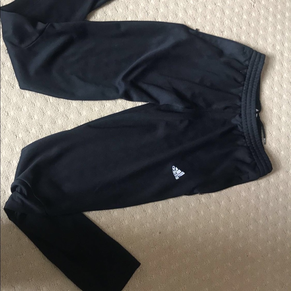 Adidas Sweatpants!!! Lightly worn! Very comfyyy